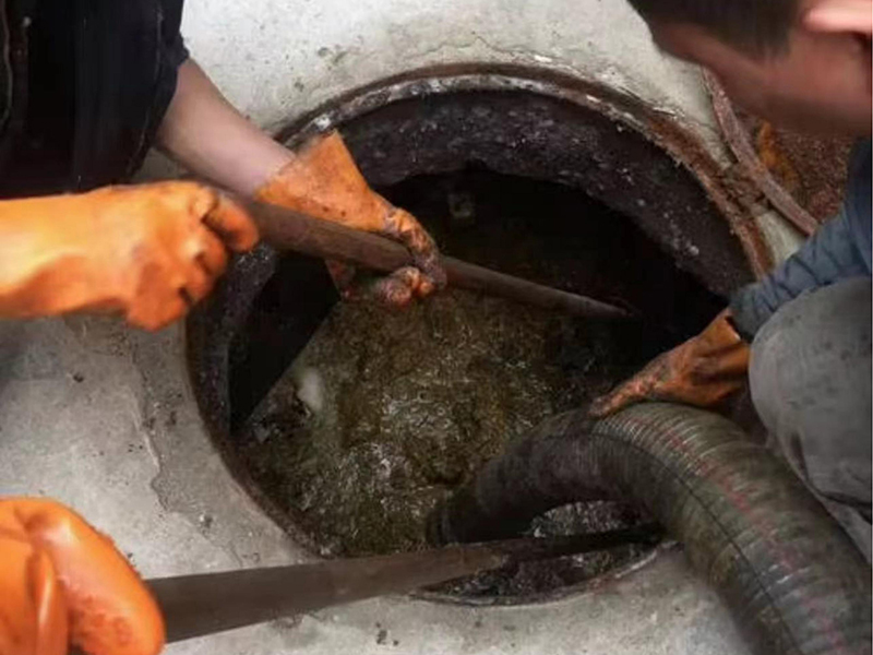 迁安清理化粪池时如何避免沼气的危害?